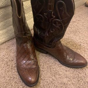Lucchese Gator 9.5 D
